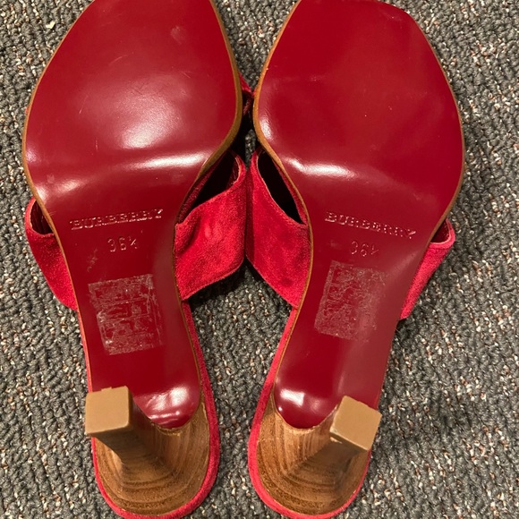 Burberry Sandals in Red - Picture 4 of 5
